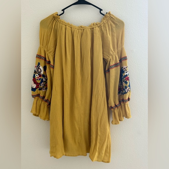 Women’s “R.Vioimo” Yellow Off The Shoulder Shirt - SIZE XL 16/18 - Picture 2 of 3
